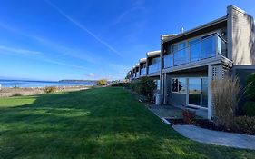 Shorewater Resort Qualicum Beach 2*